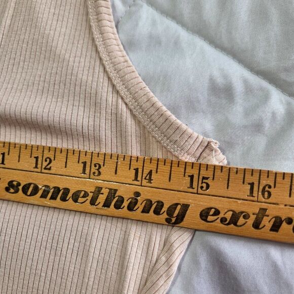 EUC ALMOST FAMOUS TAN / CREAM RIBBED SLEEVES COLLARED V NECK BODYSIUT SZ M - Picture 11 of 12